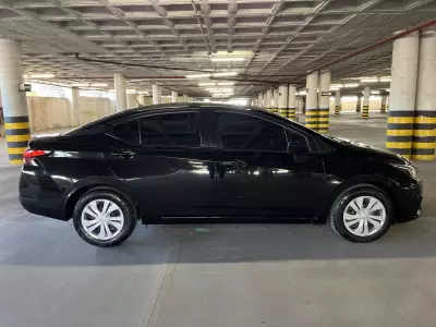 Nissan Versa 2020