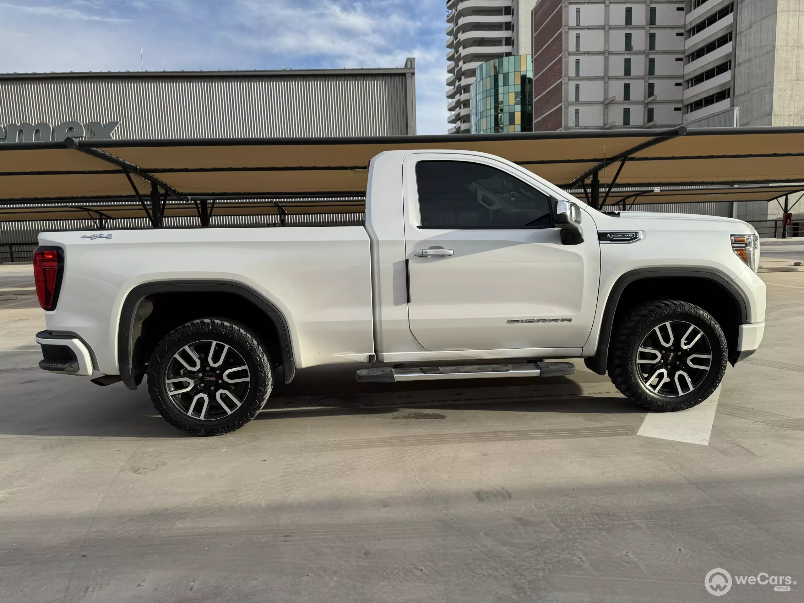 GMC Sierra Pick-Up
