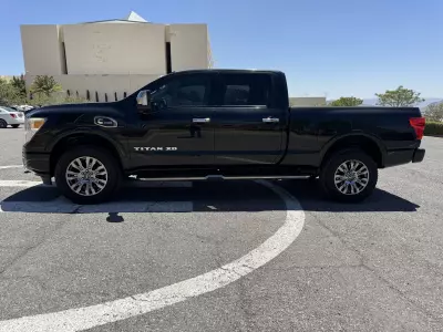 Nissan TITAN 2016