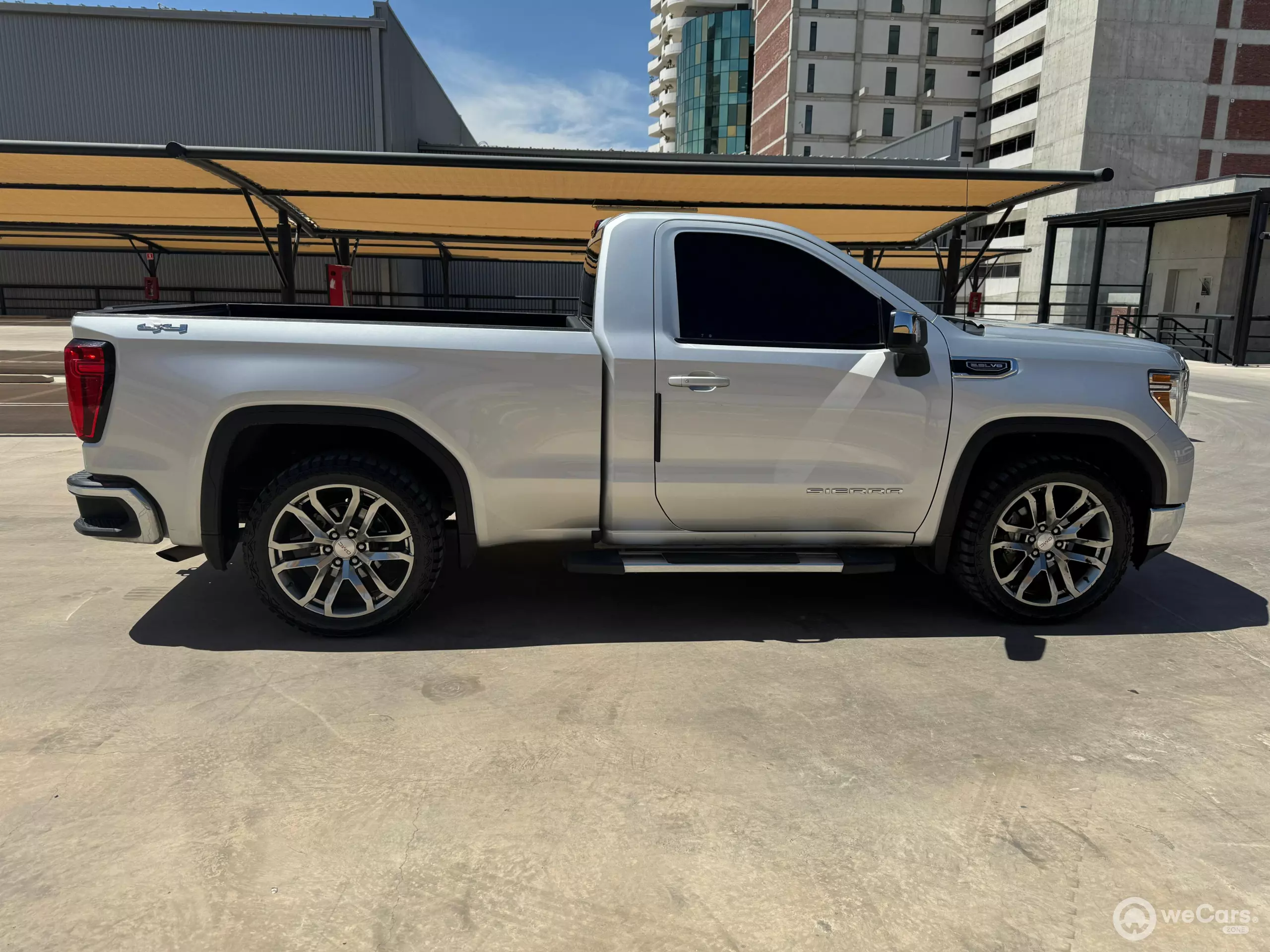 GMC Sierra Pick-Up
