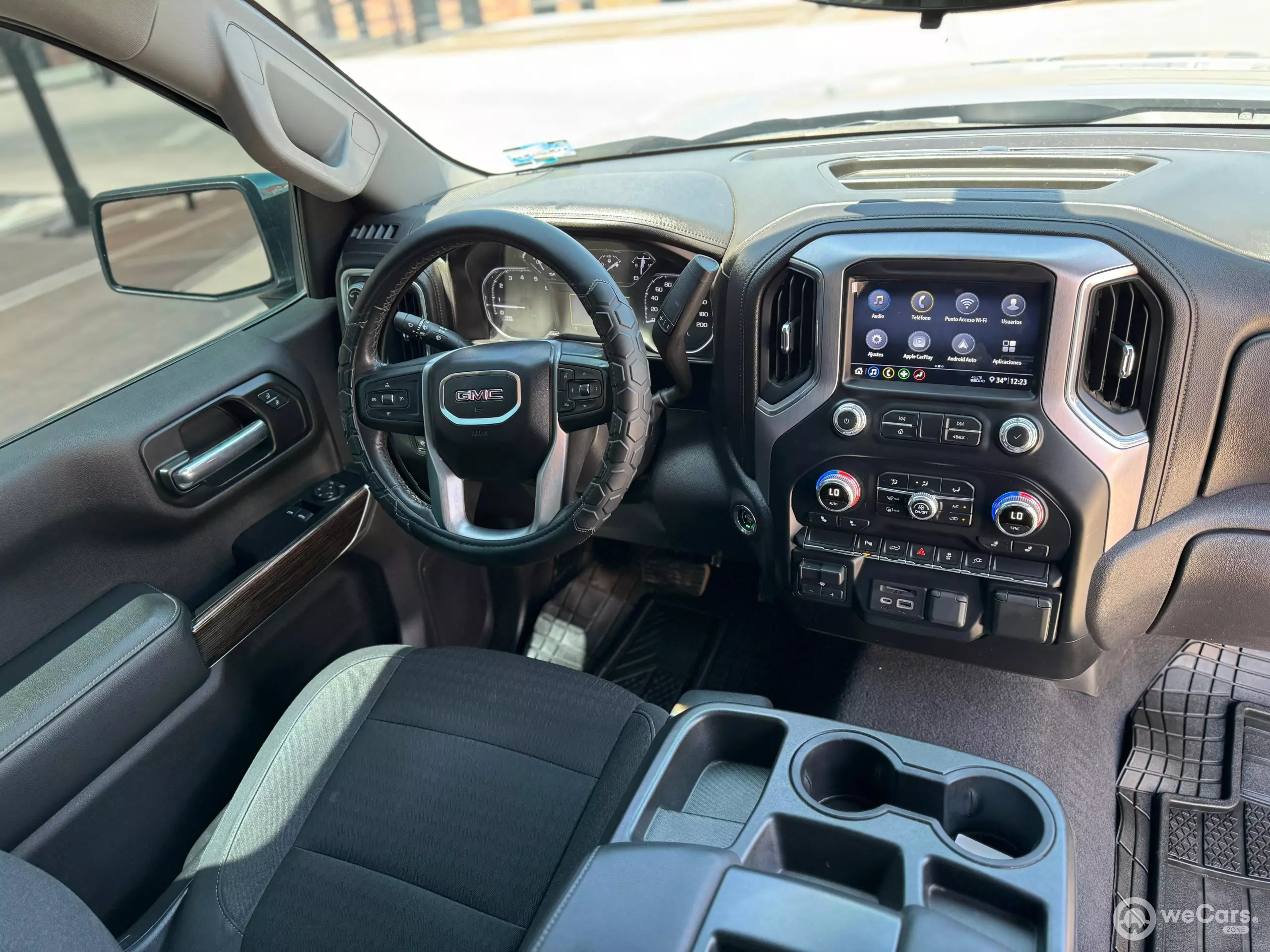 GMC Sierra Pick-Up