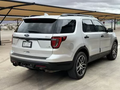 Ford Explorer VUD 2019