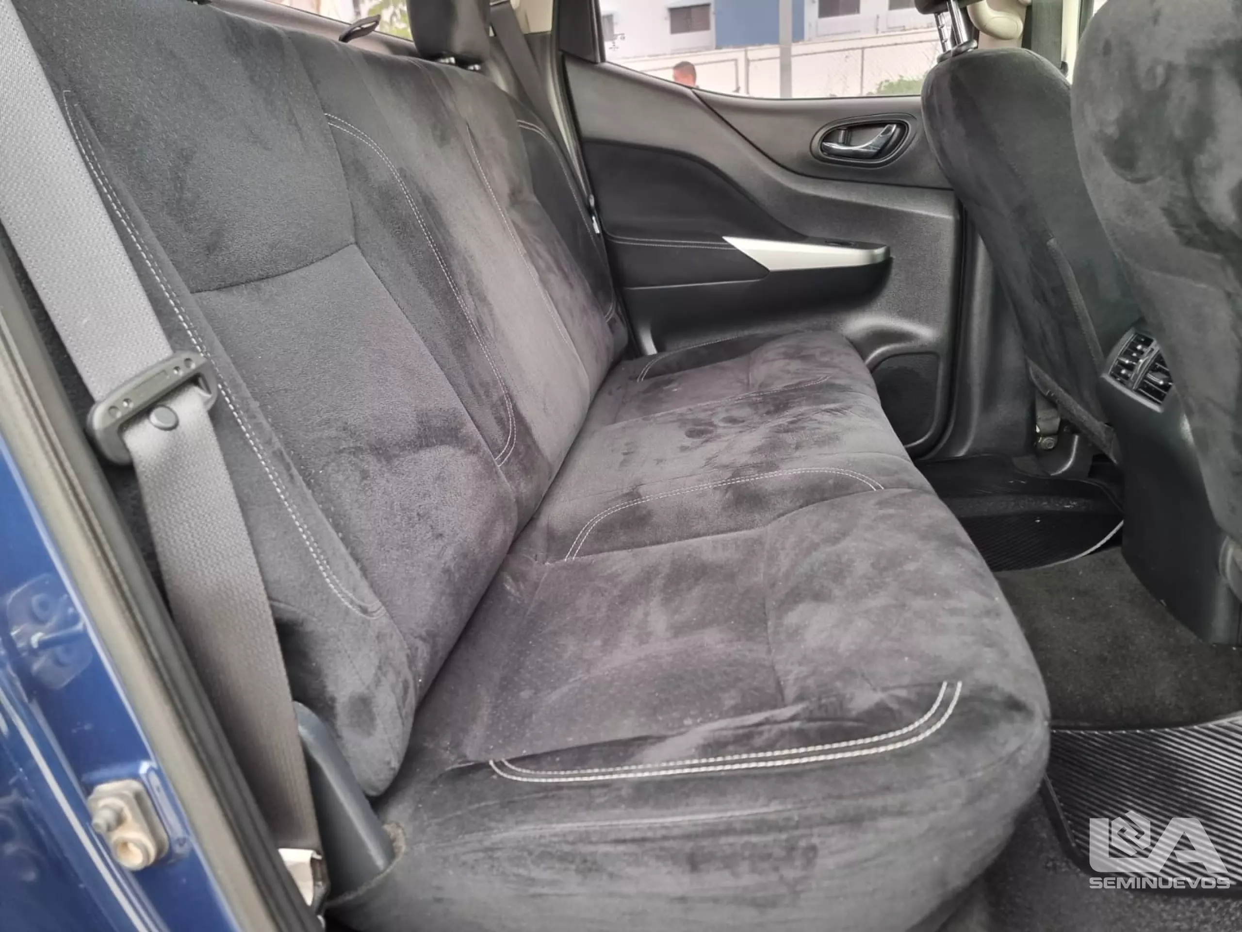 Nissan NP 300 Frontier Pick-Up