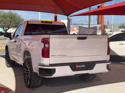 Chevrolet Silverado Pick-Up 2020