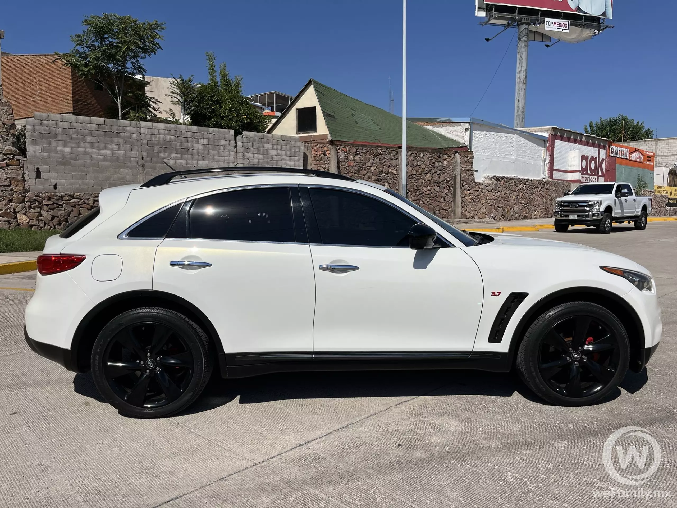 Infiniti QX70 VUD