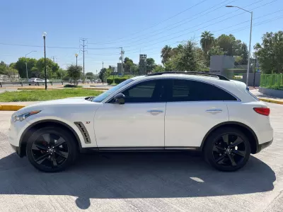 Infiniti QX70 VUD 2016