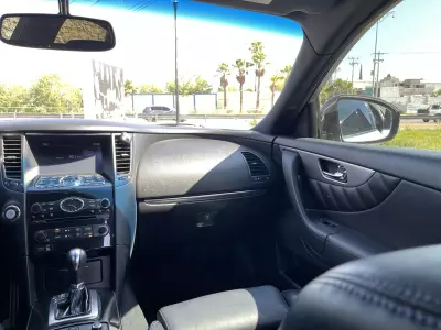Infiniti QX70 VUD 2016