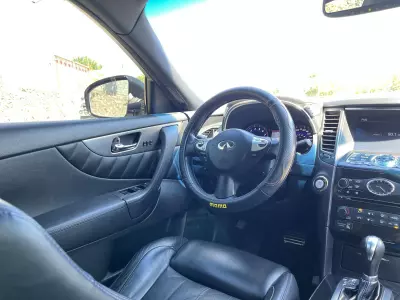 Infiniti QX70 VUD 2016